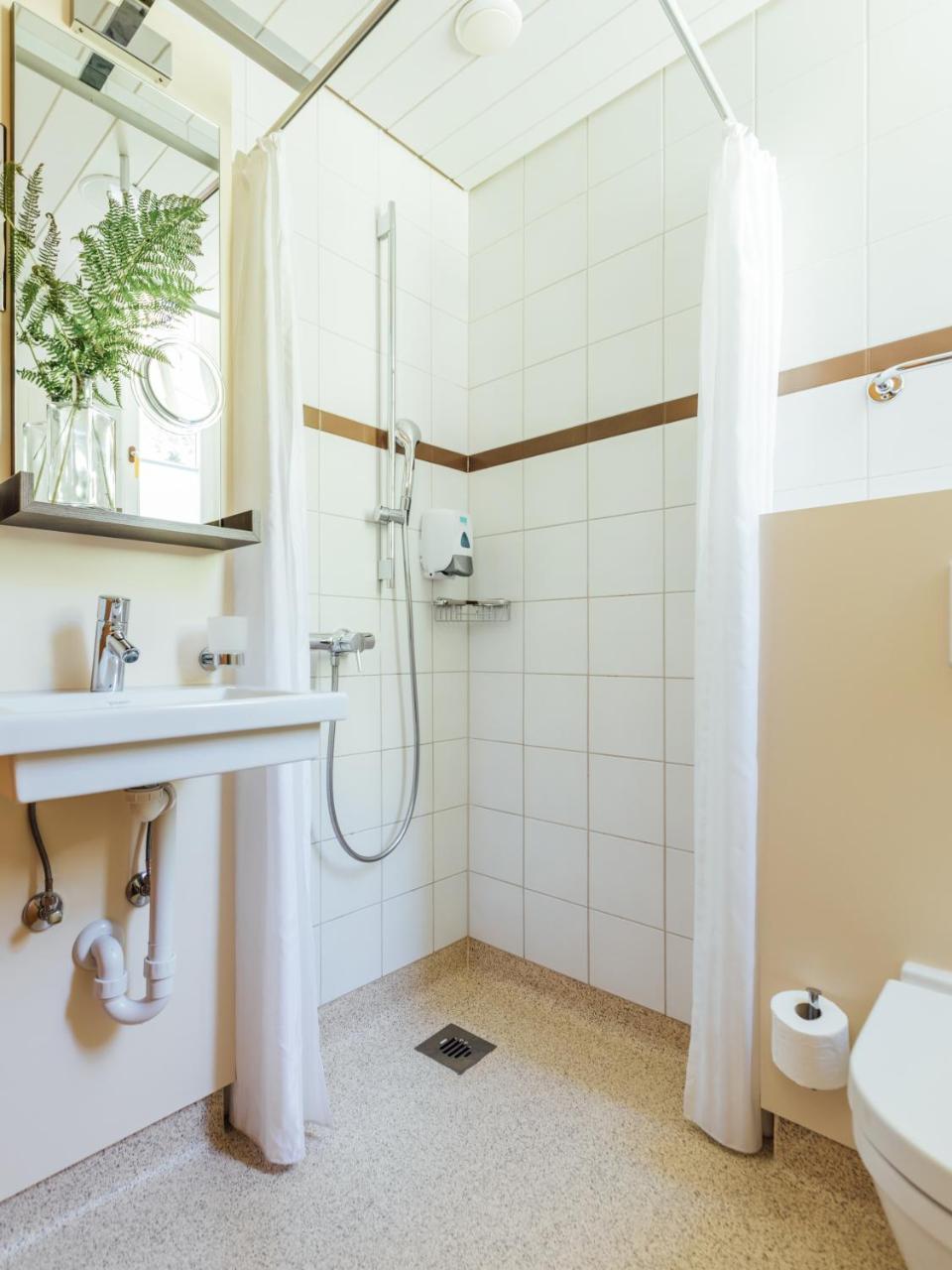 Budget Rooms Gstaad سشونريد المظهر الخارجي الصورة