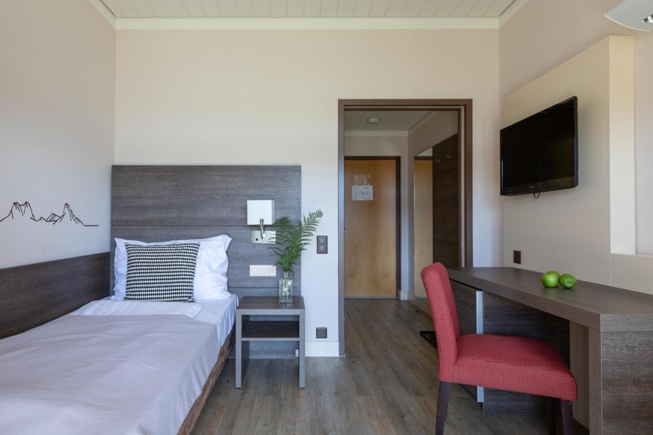 Budget Rooms Gstaad سشونريد المظهر الخارجي الصورة